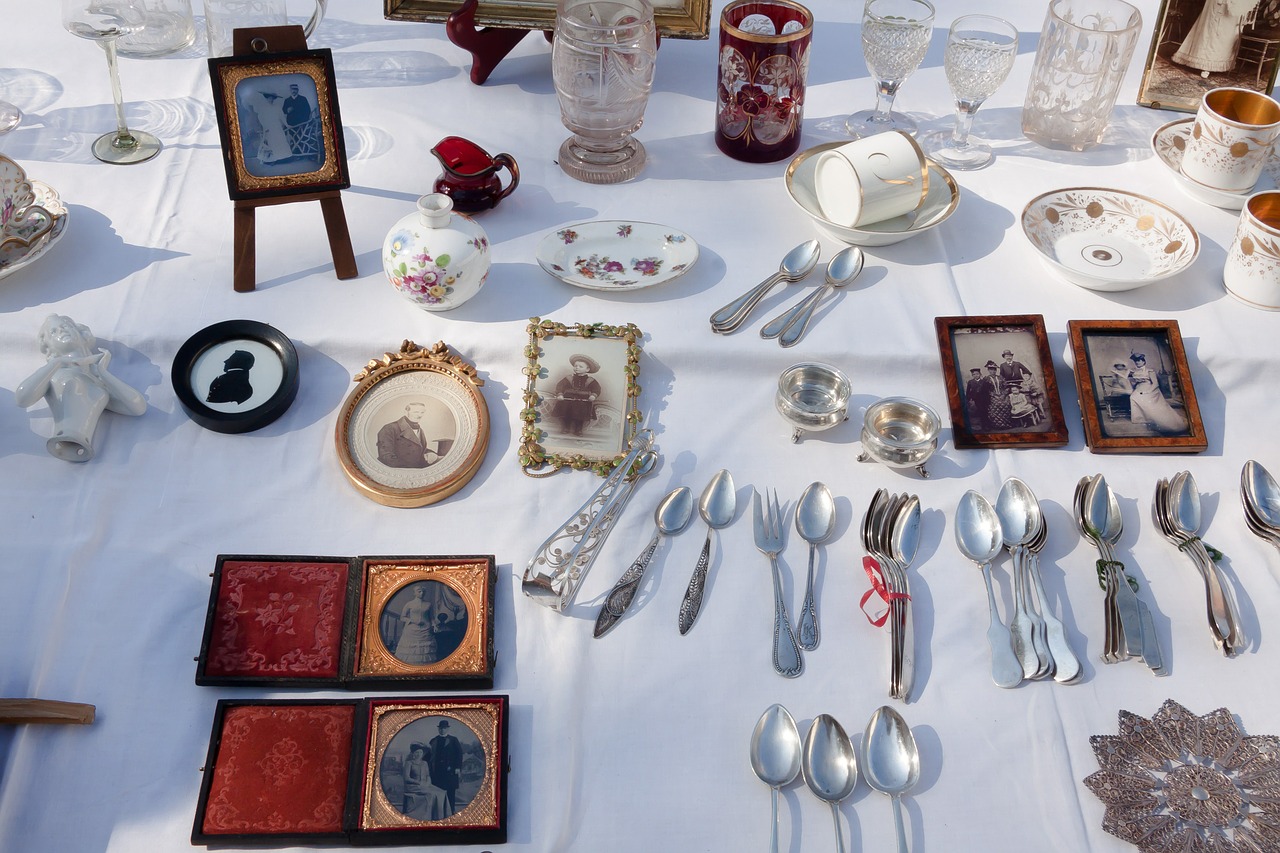 flea-market-464752_1280